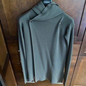 Men’s sweater